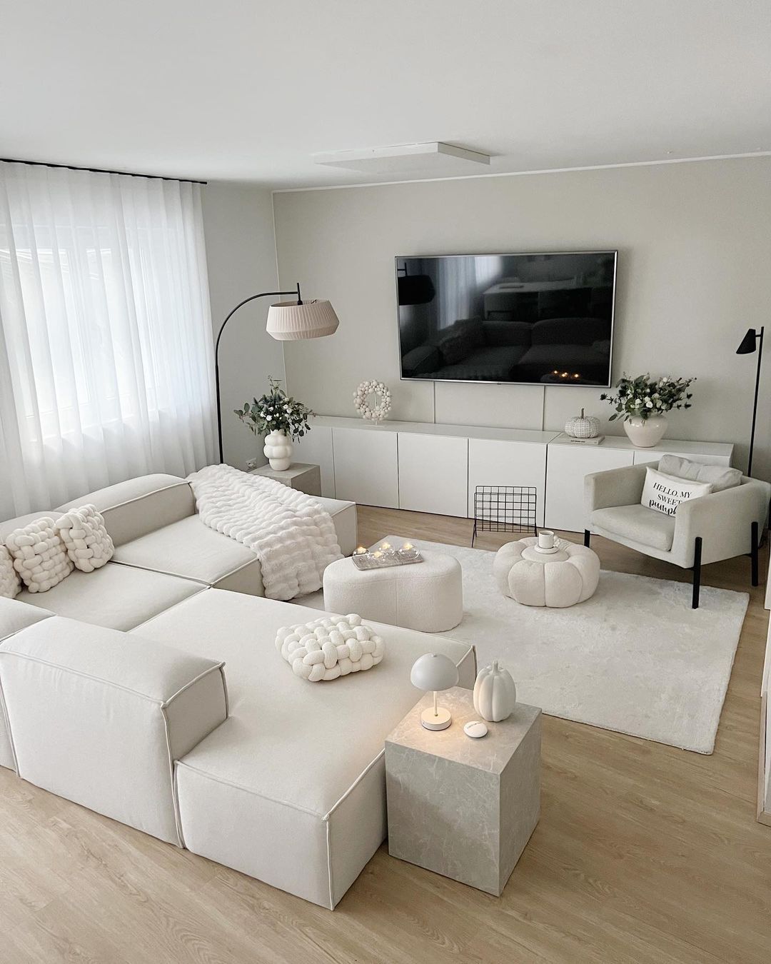 DID Electrical's Top Smart TV Accessories